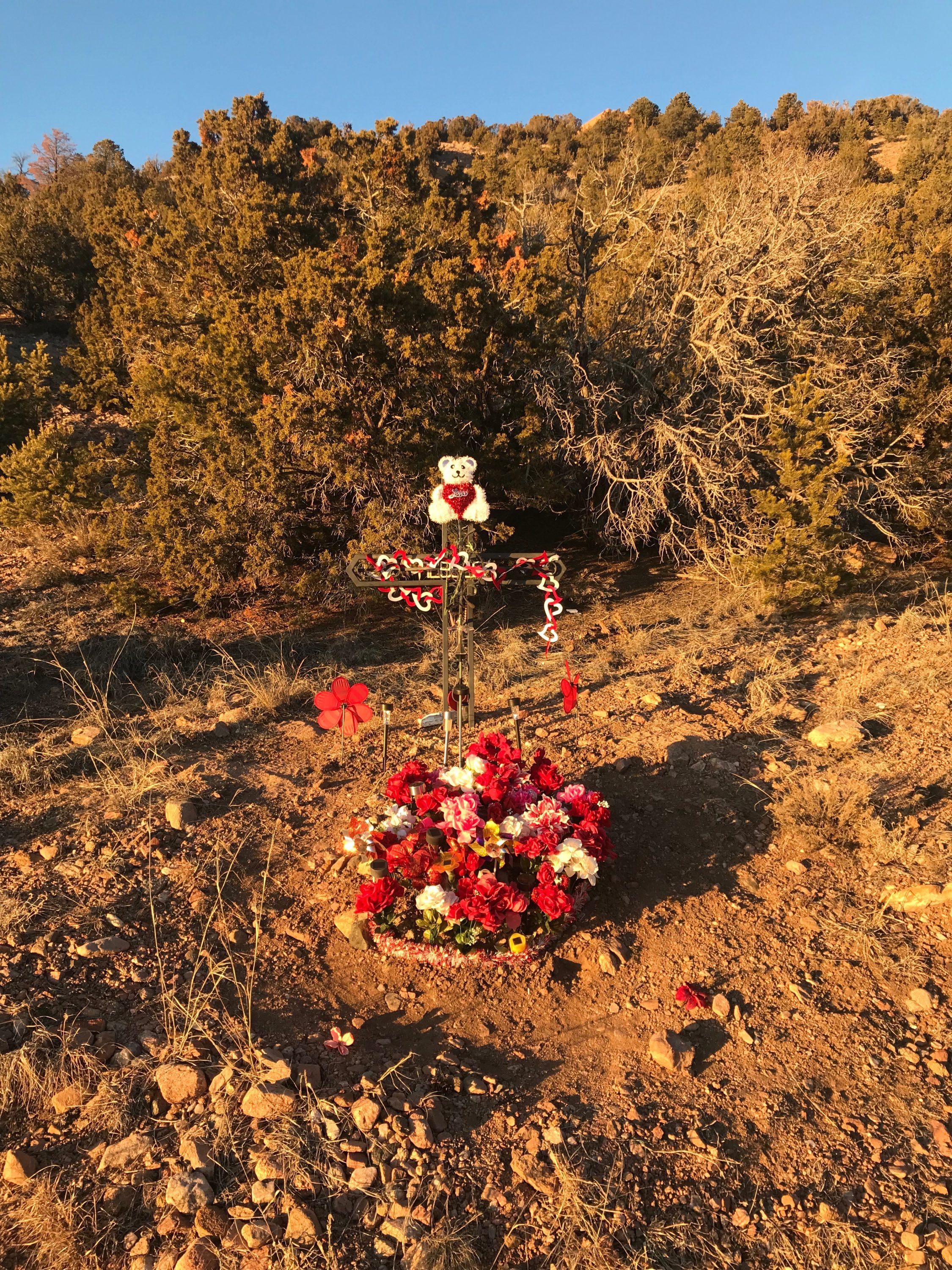 Photo courtesy of the author. The “descanso” or road-side shrine.